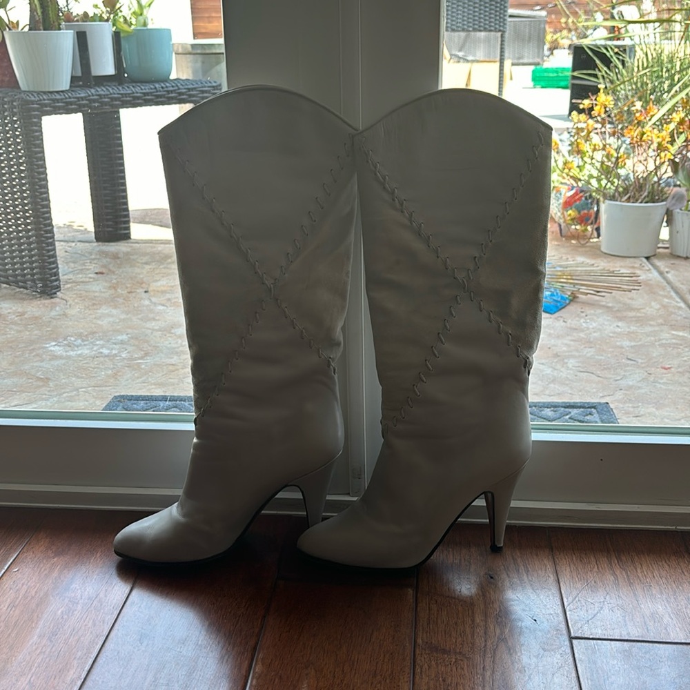 Vintage light gray leather and suede circa 1980’s boots size 38 1/2